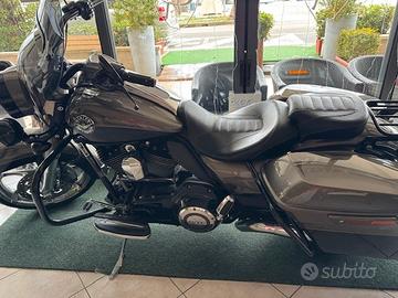 Harley-Davidson Road King C.V.O. - 2013