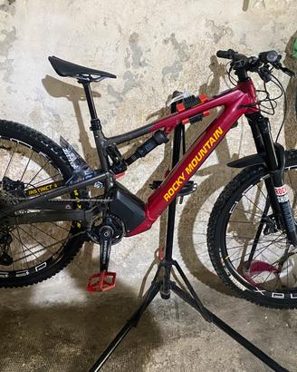 E-bike mtb rocky mountain alloy 30