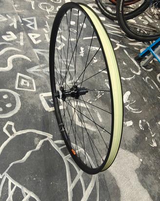Coppia Ruote 29" WTB i25 mozzi Shimano - Boost