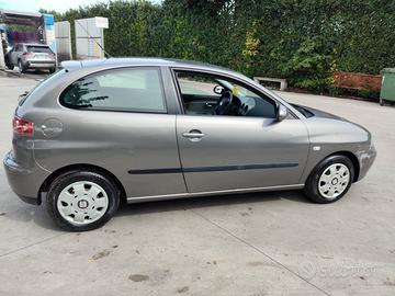 utilitaria berlina Seat Ibiza 