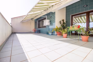 Attico con ampia terrazza, box auto e cantina - Vi