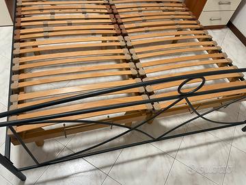 struttura letto matrimoniale in ferro battuto