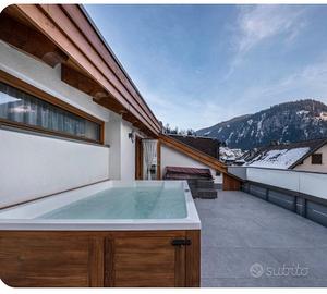 piscina idromassaggio 