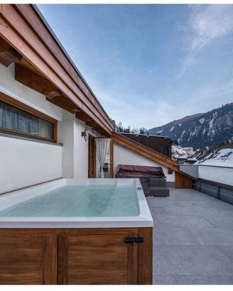 piscina idromassaggio 