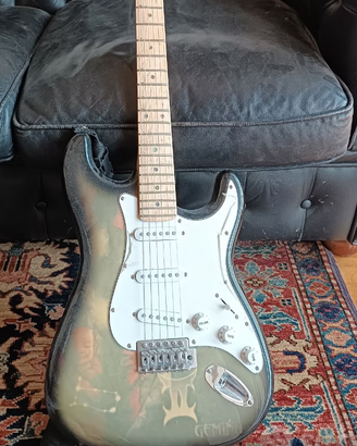 Chitarra elettrica tipo STRATOCASTER Top aerogr.