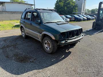 Suzuki Grand Vitara 2.0 Diesel '04 (solo ricambi)