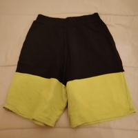 Pantaloncini neri e giallo