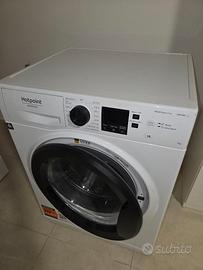 Lavatrice Hotpoint Ariston Slim praticamente nuova