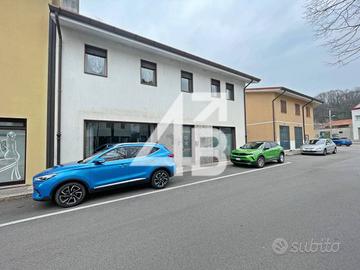 LOCALE - 190M² - CENTRO BUJA (UD)