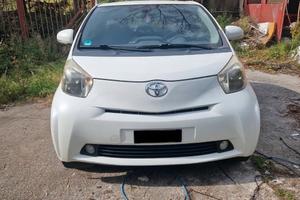 toyota iq 