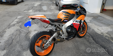 Honda cbr 1000rr repsol replica