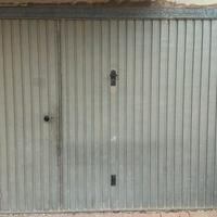 2 porte basculanti per garage/box