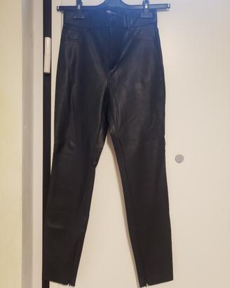 pantaloni in ecopelle Zara
