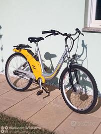 Bici elettrica Piaggio come nuova