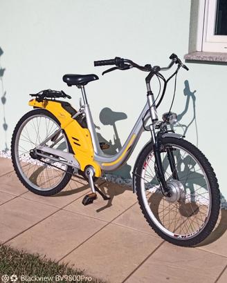 Bici elettrica Piaggio come nuova