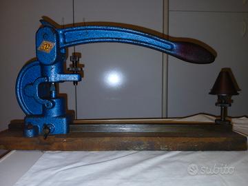 Antico dispositivo di regolazione lame circolari 