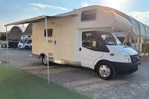 CHALLENGER GENESIS 33 - mansardato con letti a cas