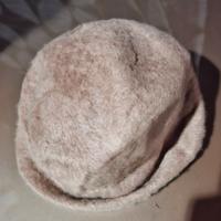 cappello lana beige