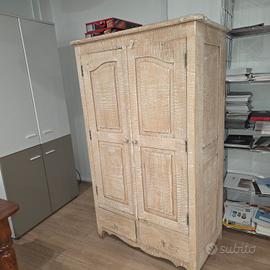 mobile in legno stile shabby  