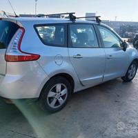 Renault Scenic PER RICAMBI