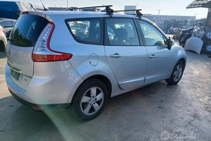 Renault Scenic PER RICAMBI