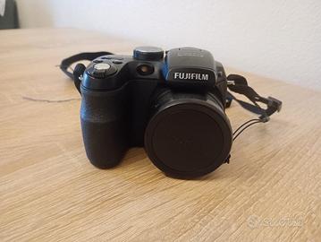 Macchina fotografica Fujifilm finepix s1000fd