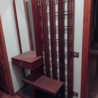 mobile ingresso in legno, con appendiabiti e specc