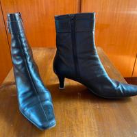 Stivaletto nero in pelle – punta quadrata