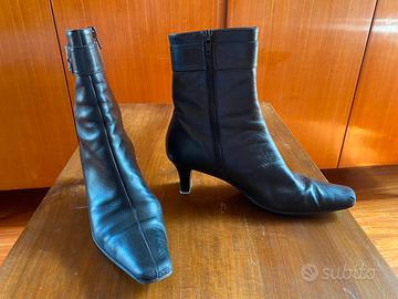 Stivaletto nero in pelle – punta quadrata