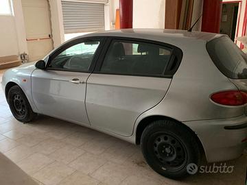 ALFA ROMEO 147 1.9 JTD Gancio traino
