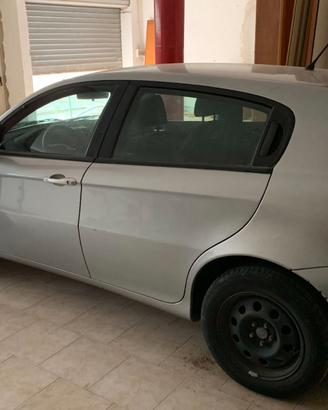 ALFA ROMEO 147 1.9 JTD Gancio traino