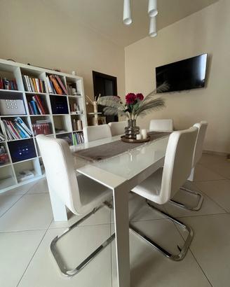 Tavolo da pranzo allungabile con set sei sedie