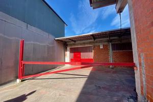 Immobile di 250 m² con 1 locale a Camburzano