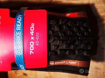 Copertoni Vittoria gravel T70 40c nuovi 