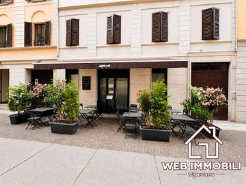 Palazzo / Stabile di 627 m² con più di 5 locali a 