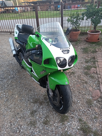 Kawasaki zx750r