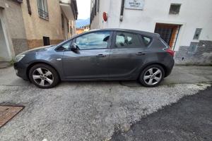 Opel Astra 2011