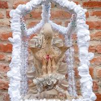 teca vintage  con Pellicano  simbolo eucarestia