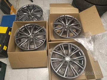 Cerchi e gomme da 18 pollici  Stelvio /Giulia/159