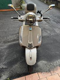 Vespa GTS 300