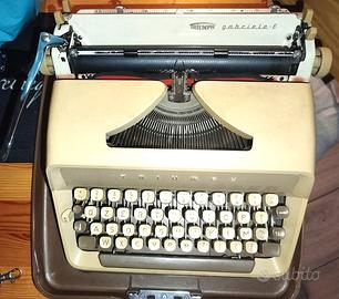 Macchina da scrivere Triumph Gabriele 123E  Vintag