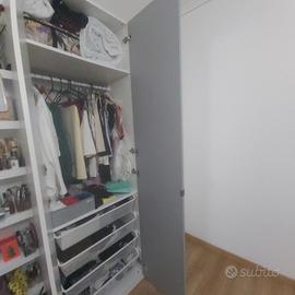 Armadio e scrivania 