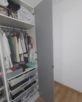 Armadio e scrivania 