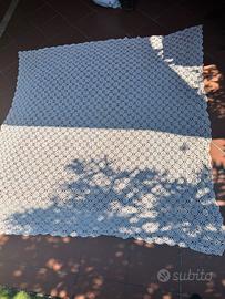 coperta fatta interamente ad ucinetto 