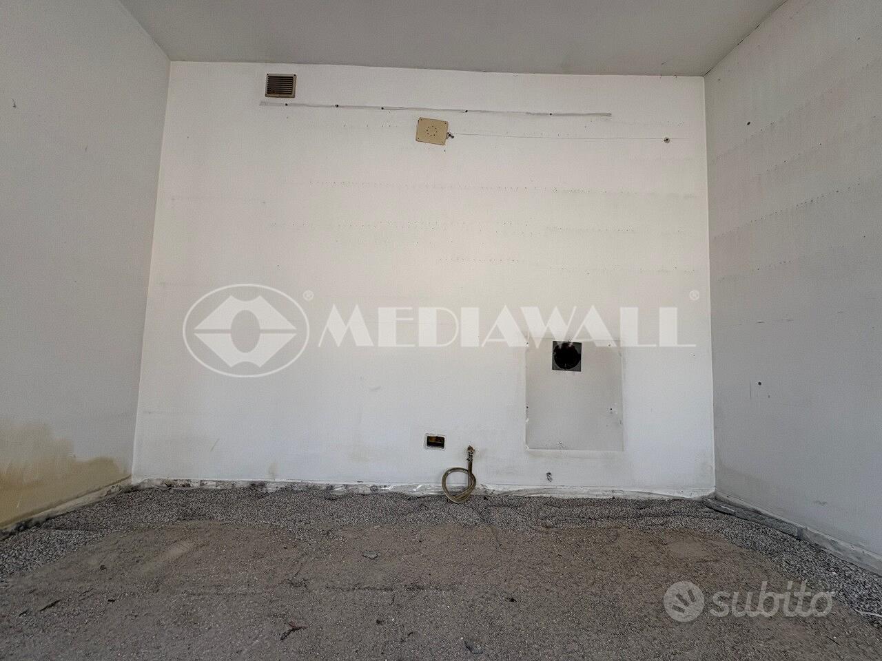 2 Vetrine a Pordenone - Altro