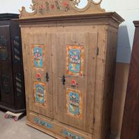 Armadio in cirmolo antico