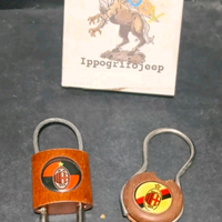 N.2 portachiavi Milan AC ufficiali originali legno