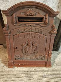 Cassetta da lettera in ghisa antica