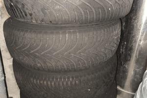 Gomme invernali su cerchi in ferro