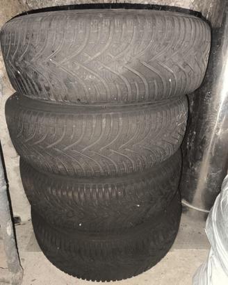 Gomme invernali su cerchi in ferro